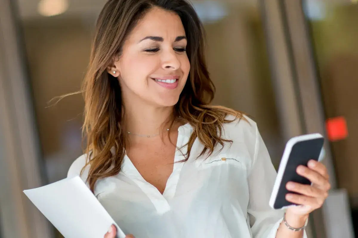 sales agent using ai tool to respond to lead