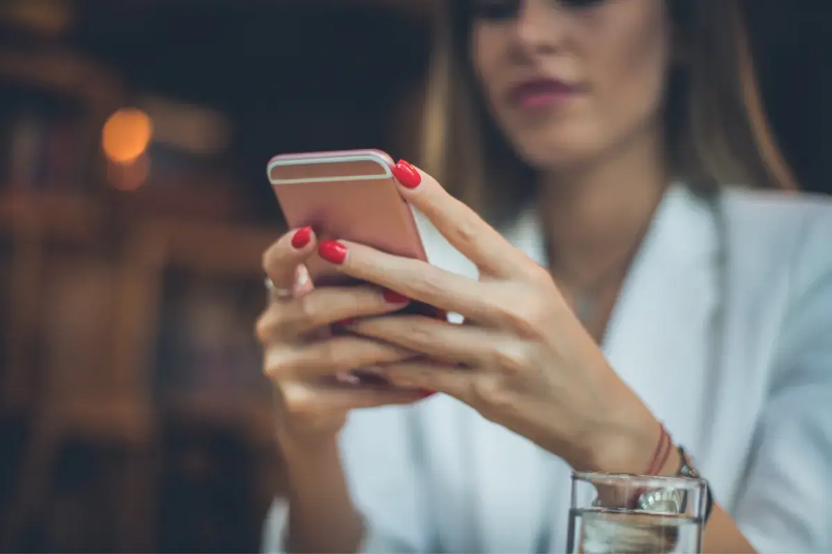 lead routing from HubSpot on sales rep's mobile phone